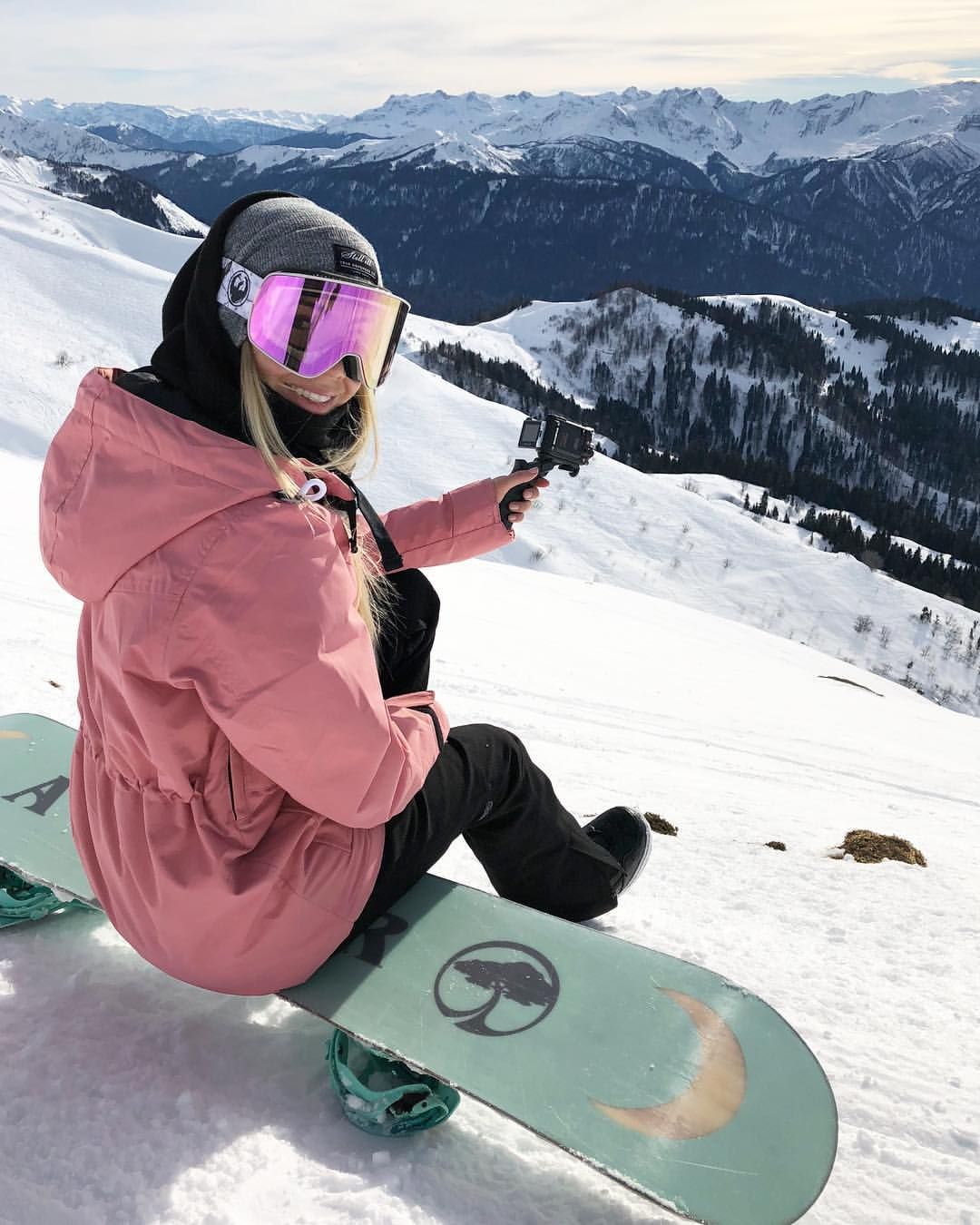 Skateboard vs Snowboard A Hard And Cold Comparison